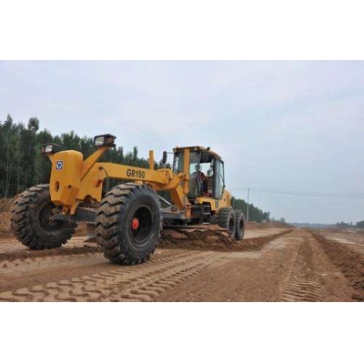 乐动（中国）租赁平地机在蒙华铁路施工